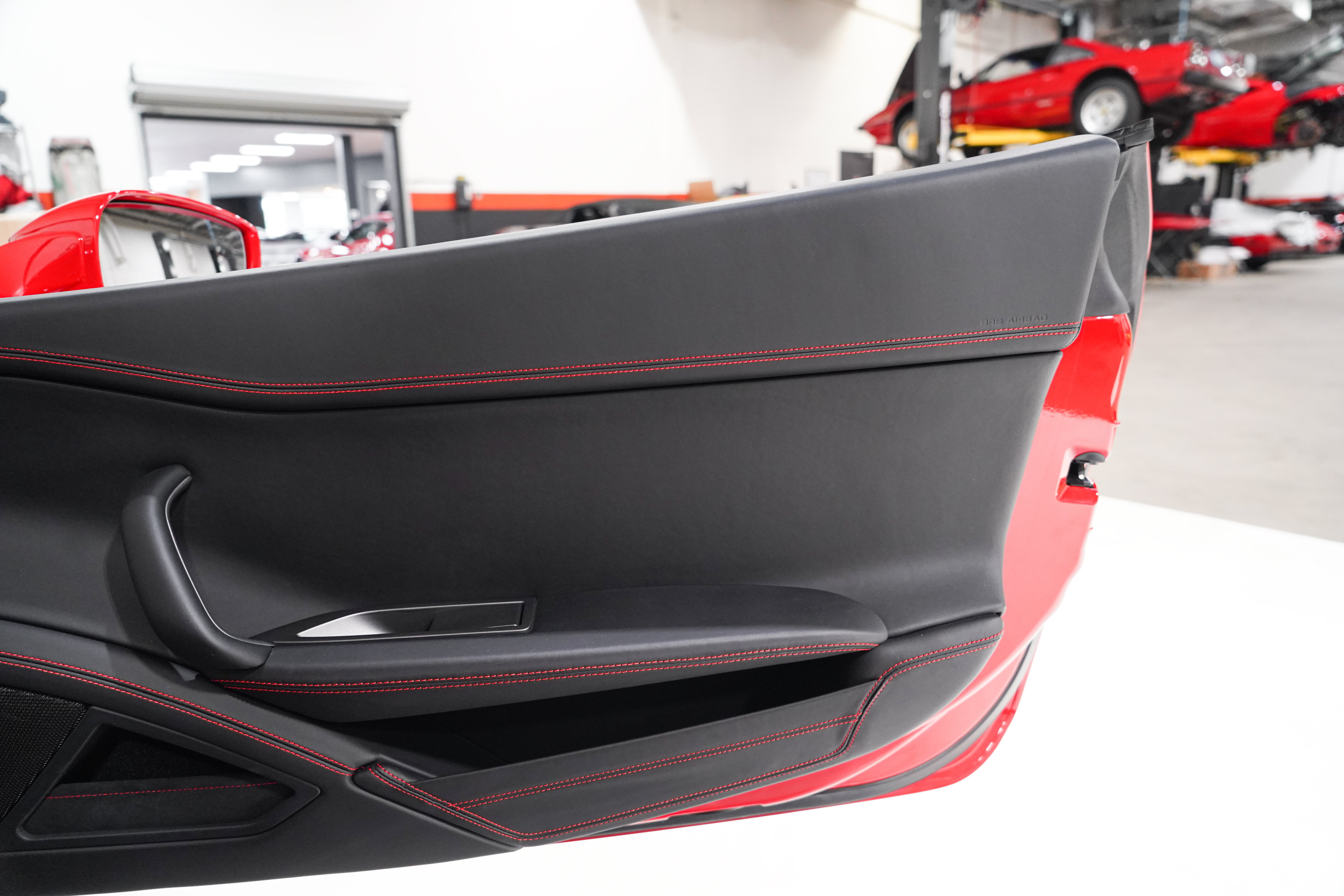 Used 2014 Ferrari 458 Italia Coupe RWD image 18