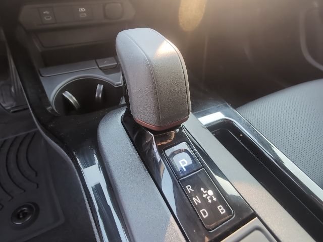 Used 2025 Toyota Prius Plug-In Hybrid FWD image 22