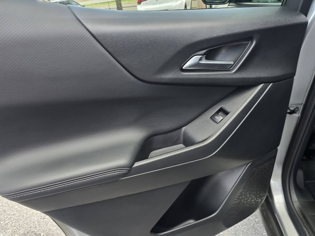Used 2026 Chevrolet Equinox LT FWD image 13