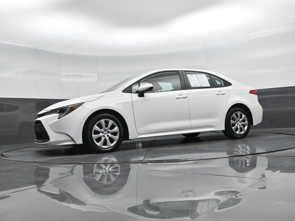 Used 2023 Toyota Corolla LE FWD image 38