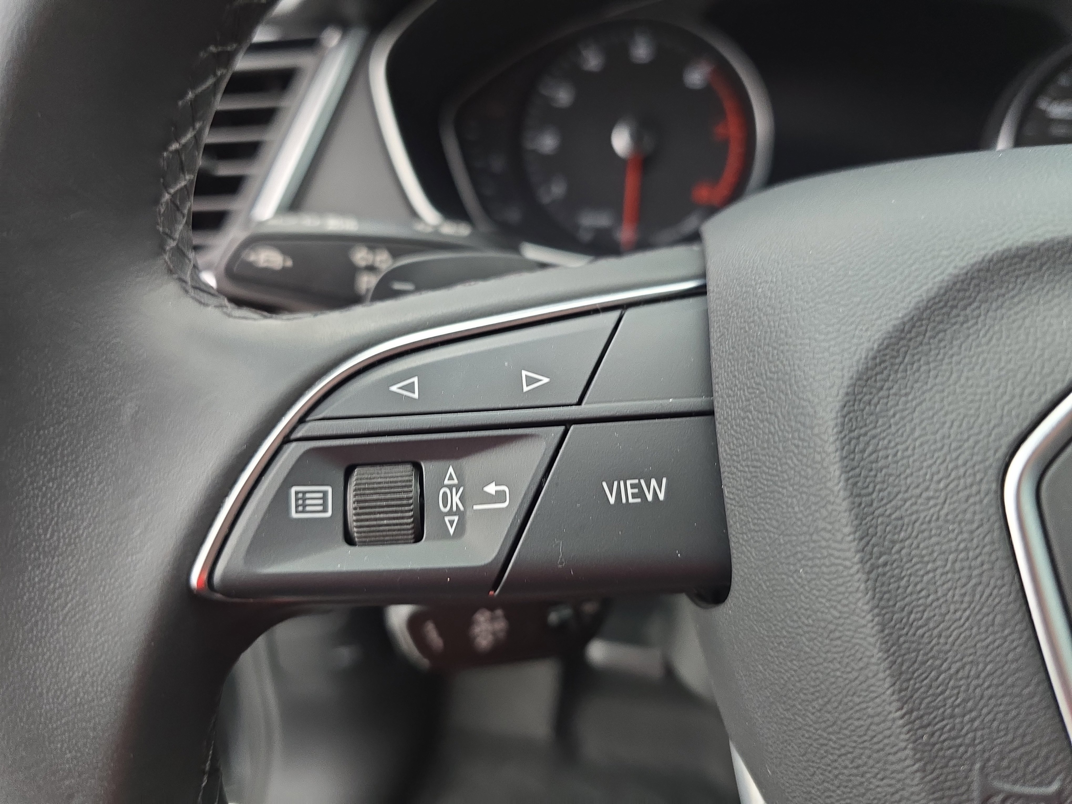 Used 2023 Audi Q5 2.0T Premium w/ Convenience Package image 17