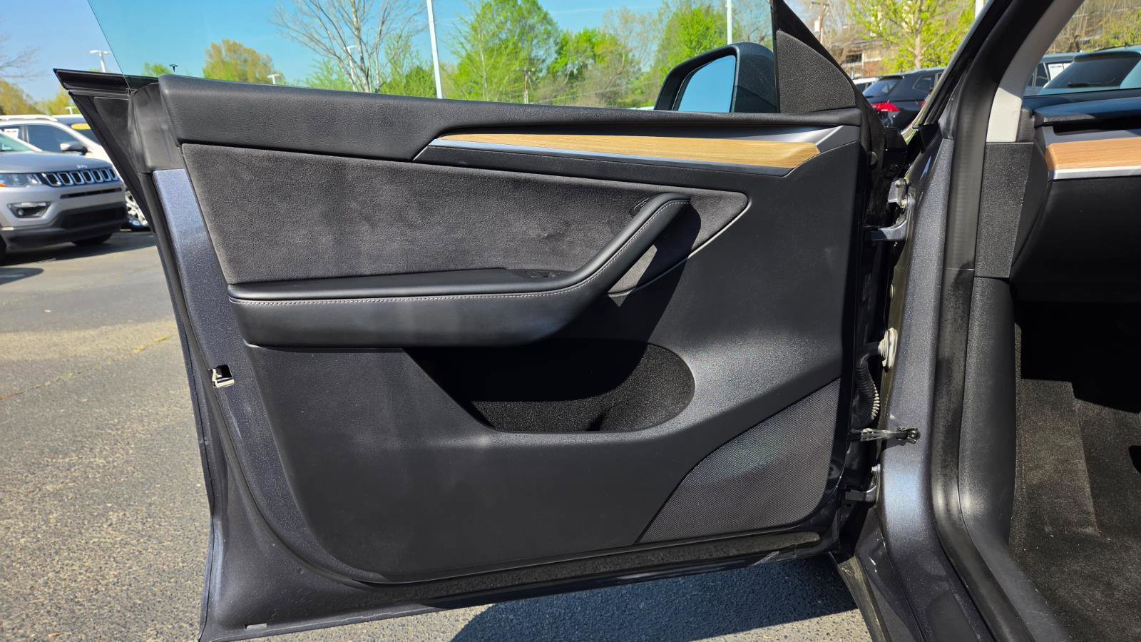 Used 2023 Tesla Model Y Long Range image 29