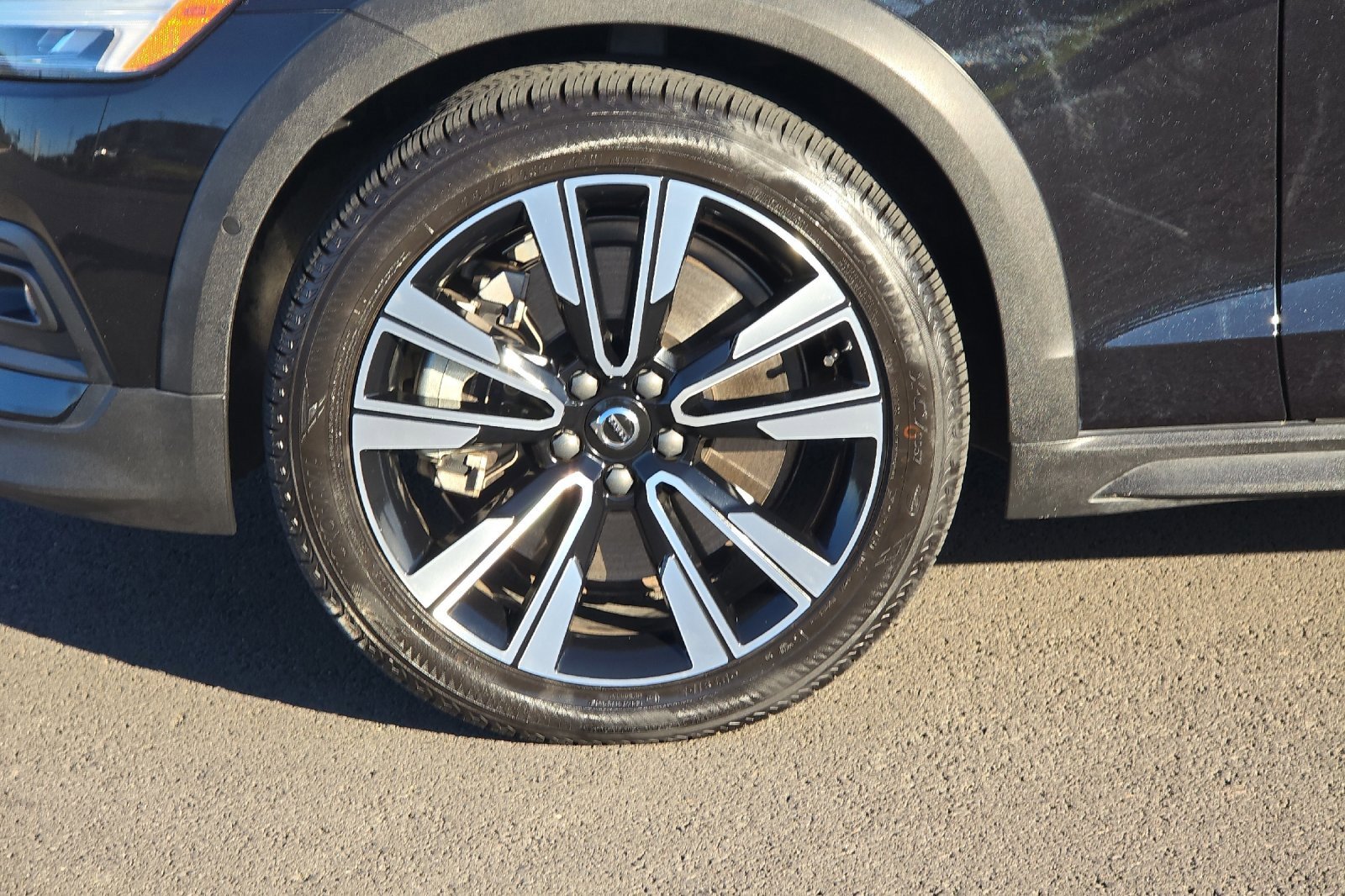 Used 2022 Volvo V60 T5 Cross Country w/ Advanced Package image 30