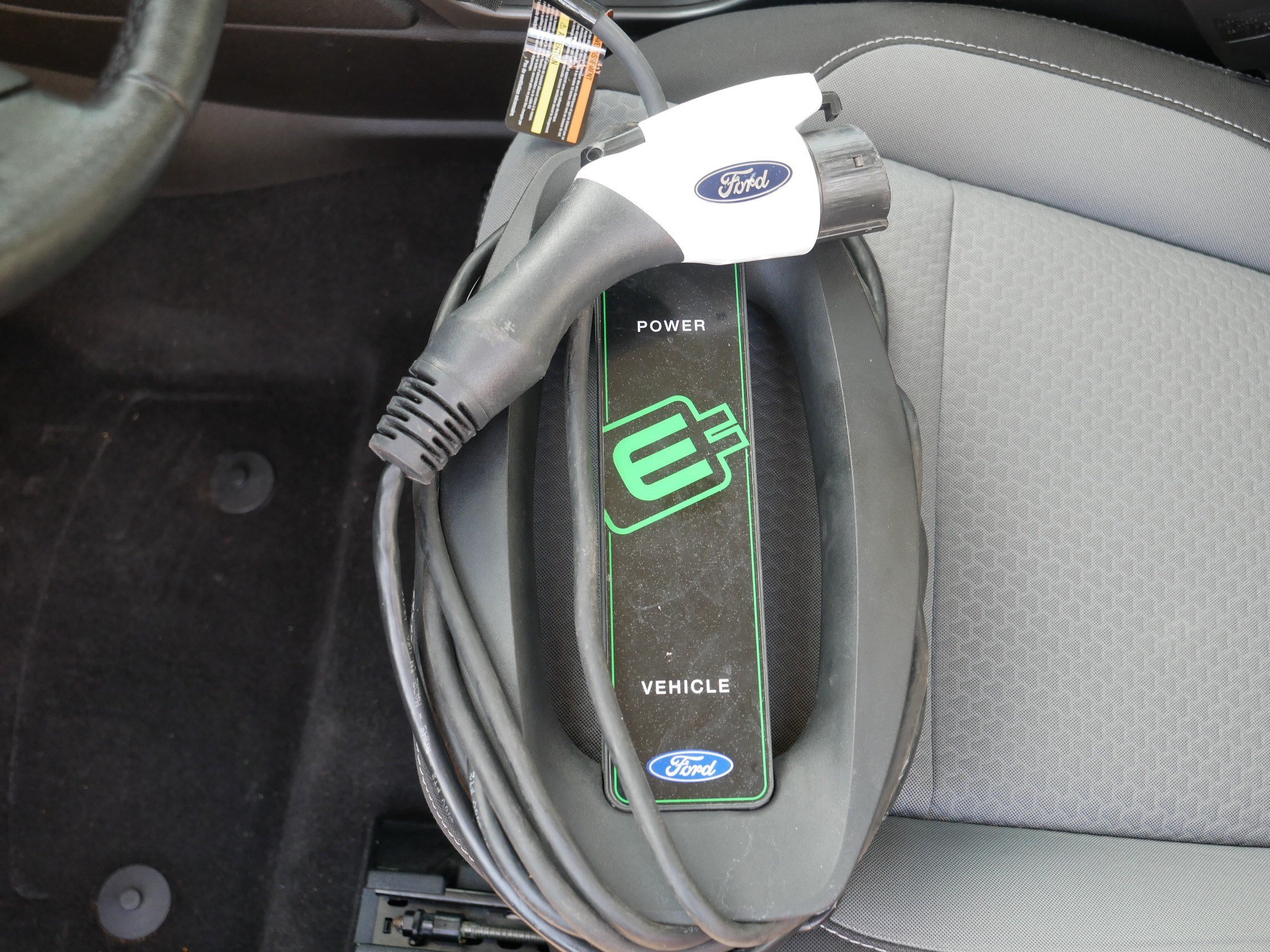 Used 2017 Ford C-MAX Energi SE w/ Cold Weather Package FWD image 36