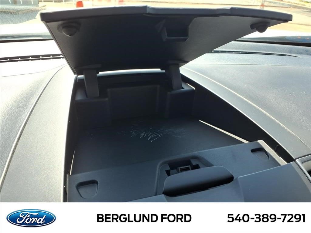 Used 2016 Ford Edge SE AWD/4WD image 28