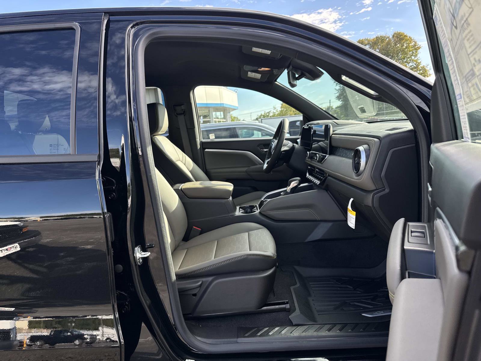 New 2026 Chevrolet Colorado ZR2 w/ Technology Package image 9