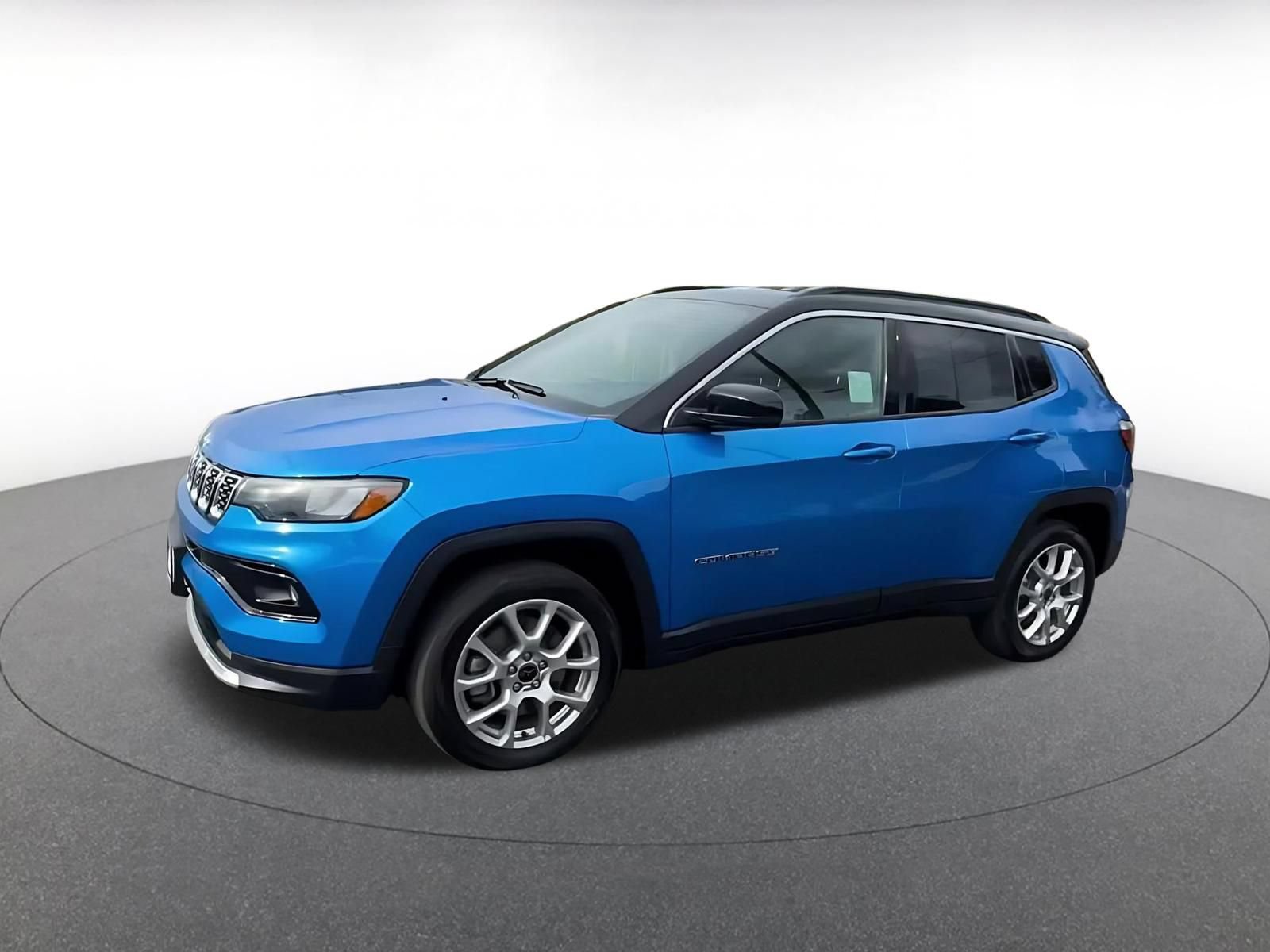 Used 2025 Jeep Compass Limited AWD/4WD image 8