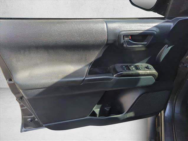 Used 2019 Toyota Tacoma TRD Sport w/ Technology Package RWD image 12