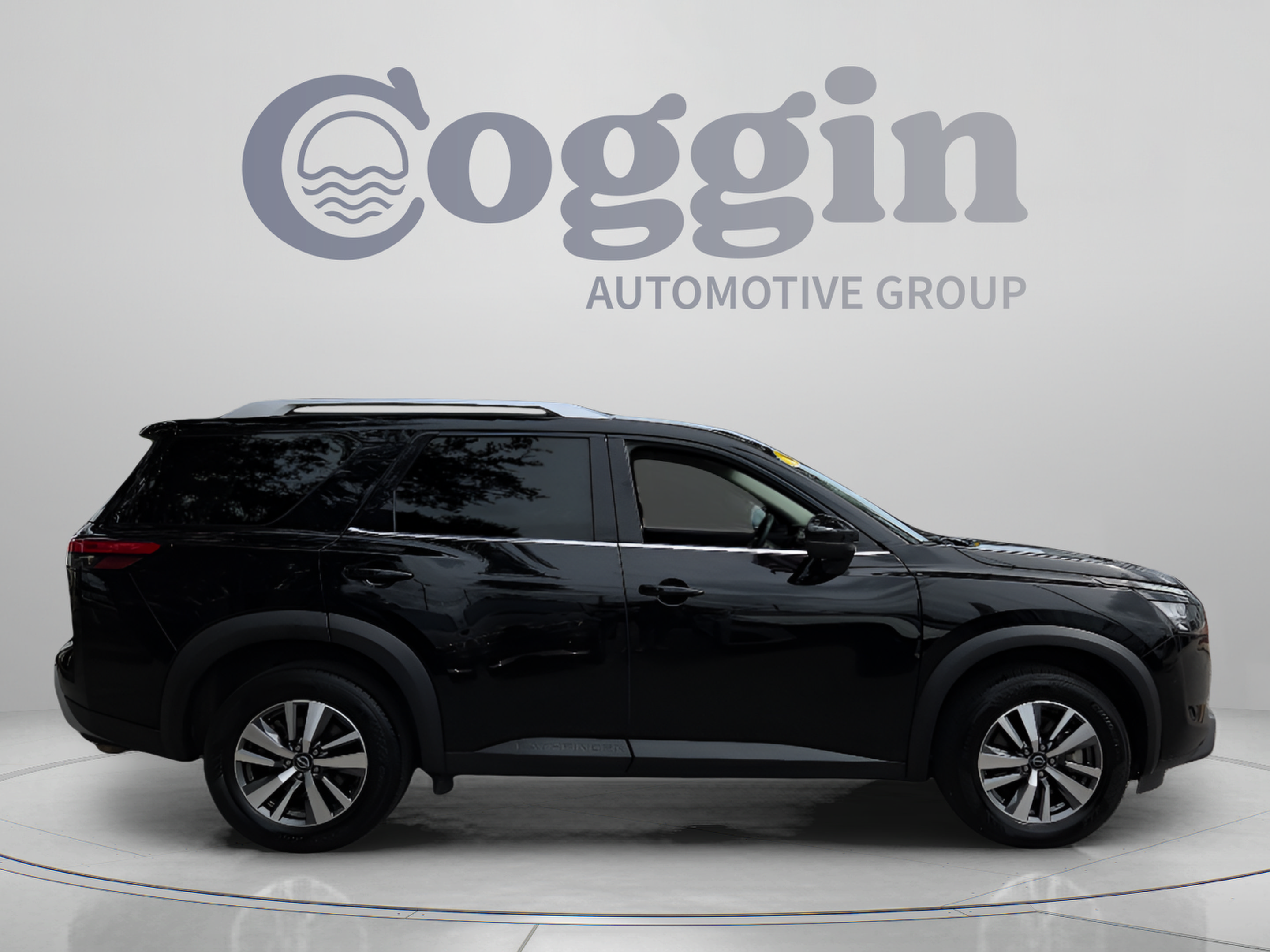Used 2025 Nissan Pathfinder SL AWD/4WD image 6