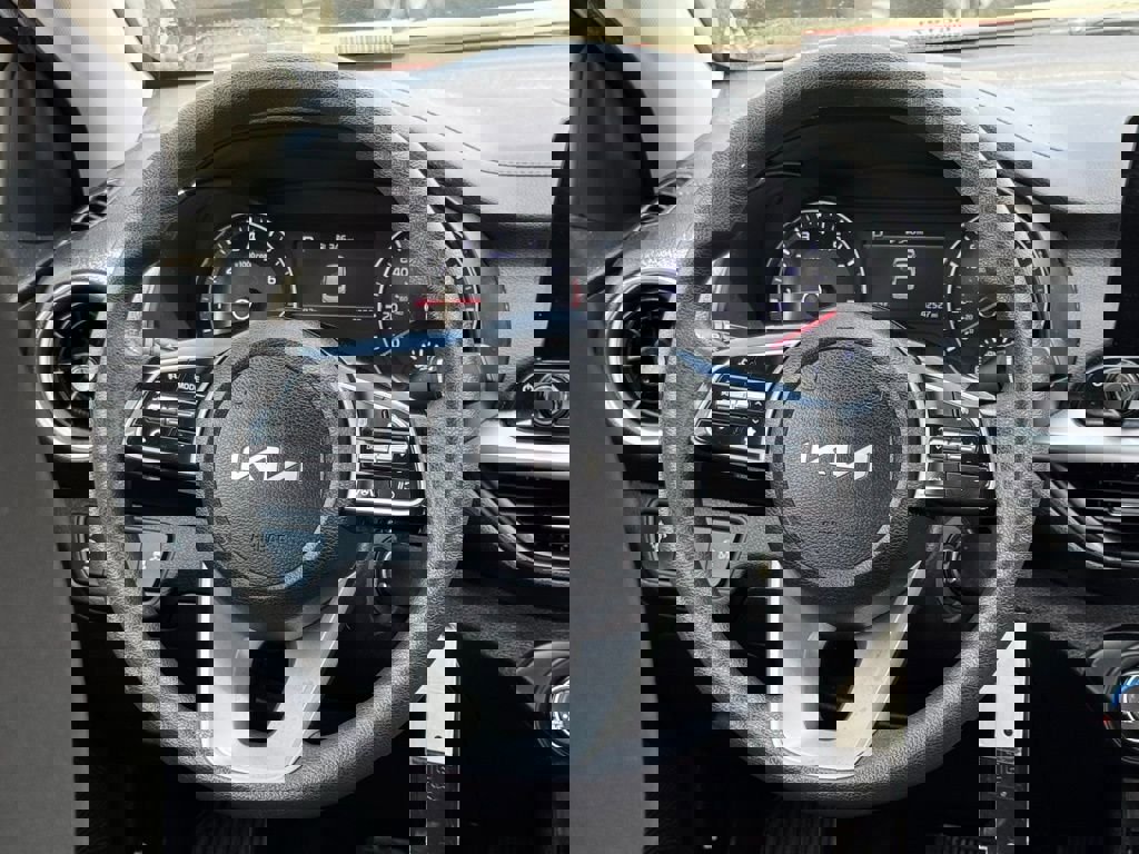 Used 2023 Kia Forte LXS image 27