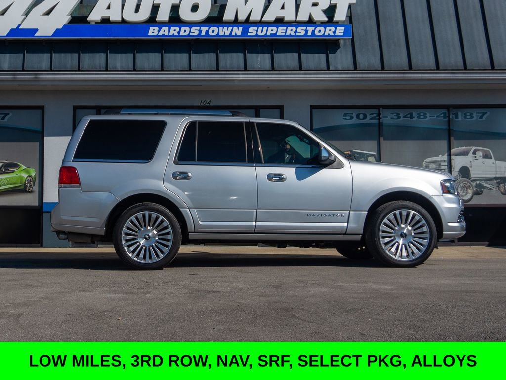 Used 2017 Lincoln Navigator Select image 3