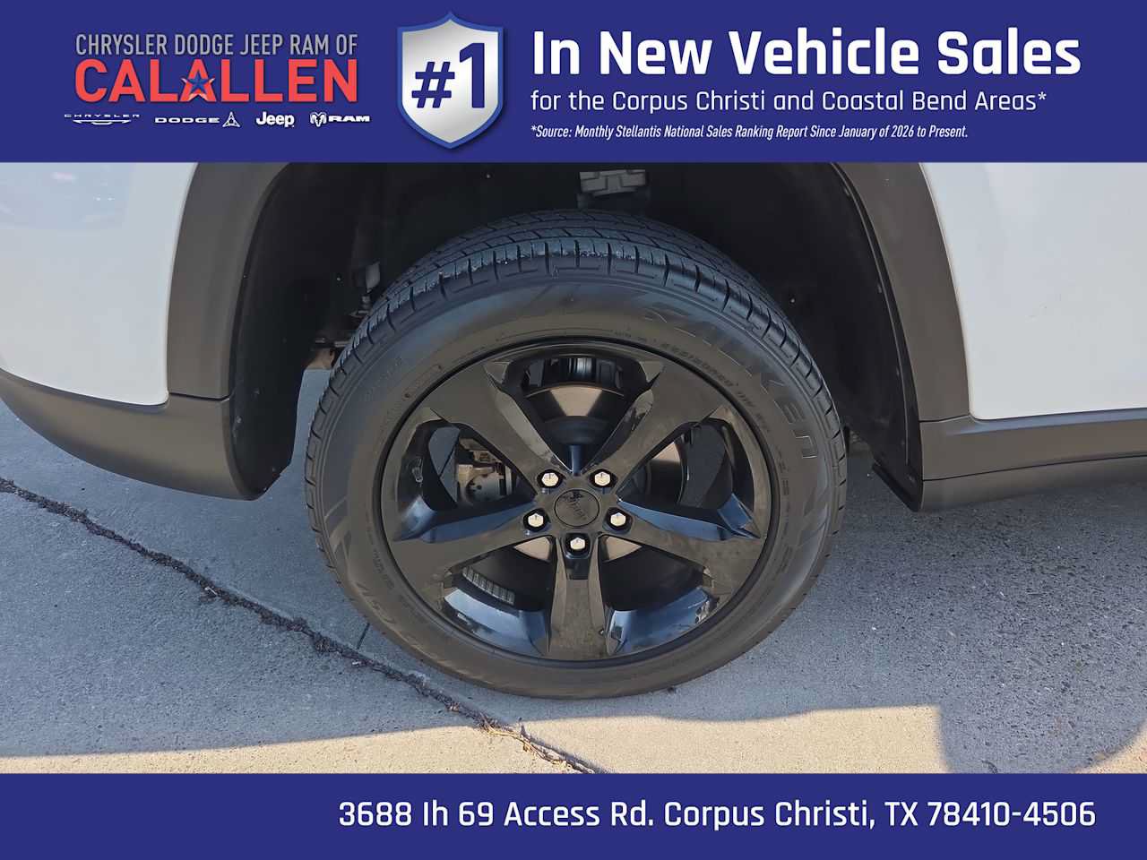 Used 2023 Jeep Grand Cherokee Limited w/ Black Appearance Package AWD/4WD image 16