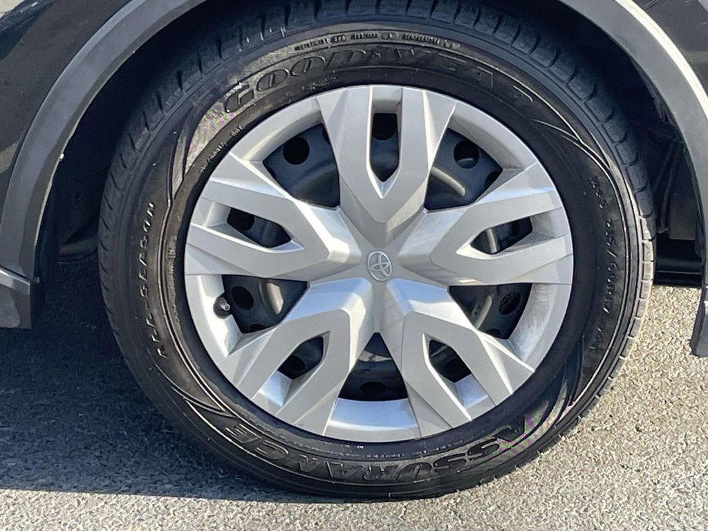 Used 2021 Toyota C-HR LE image 12