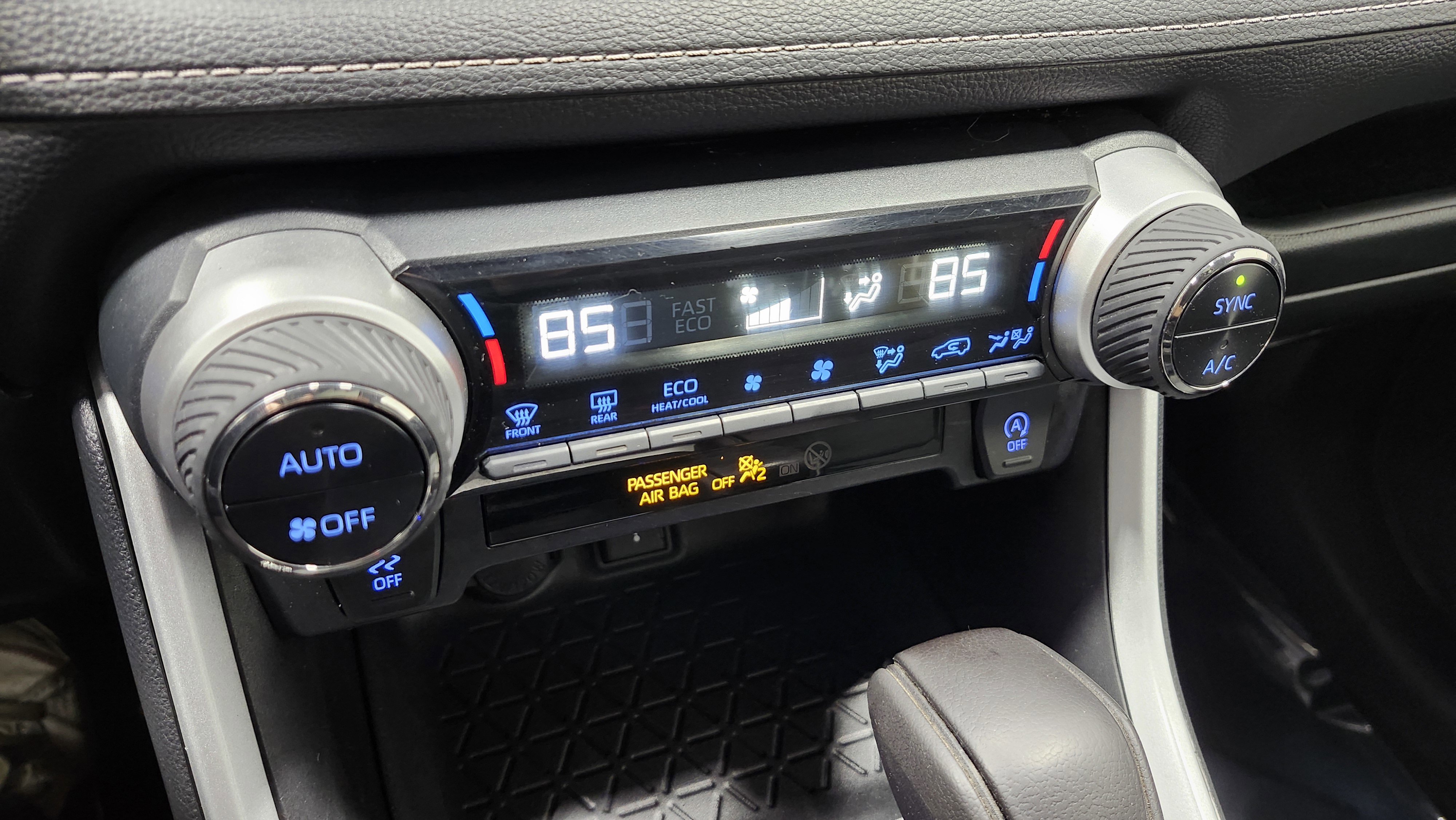 Used 2022 Toyota RAV4 XLE w/ Convenience Package image 33