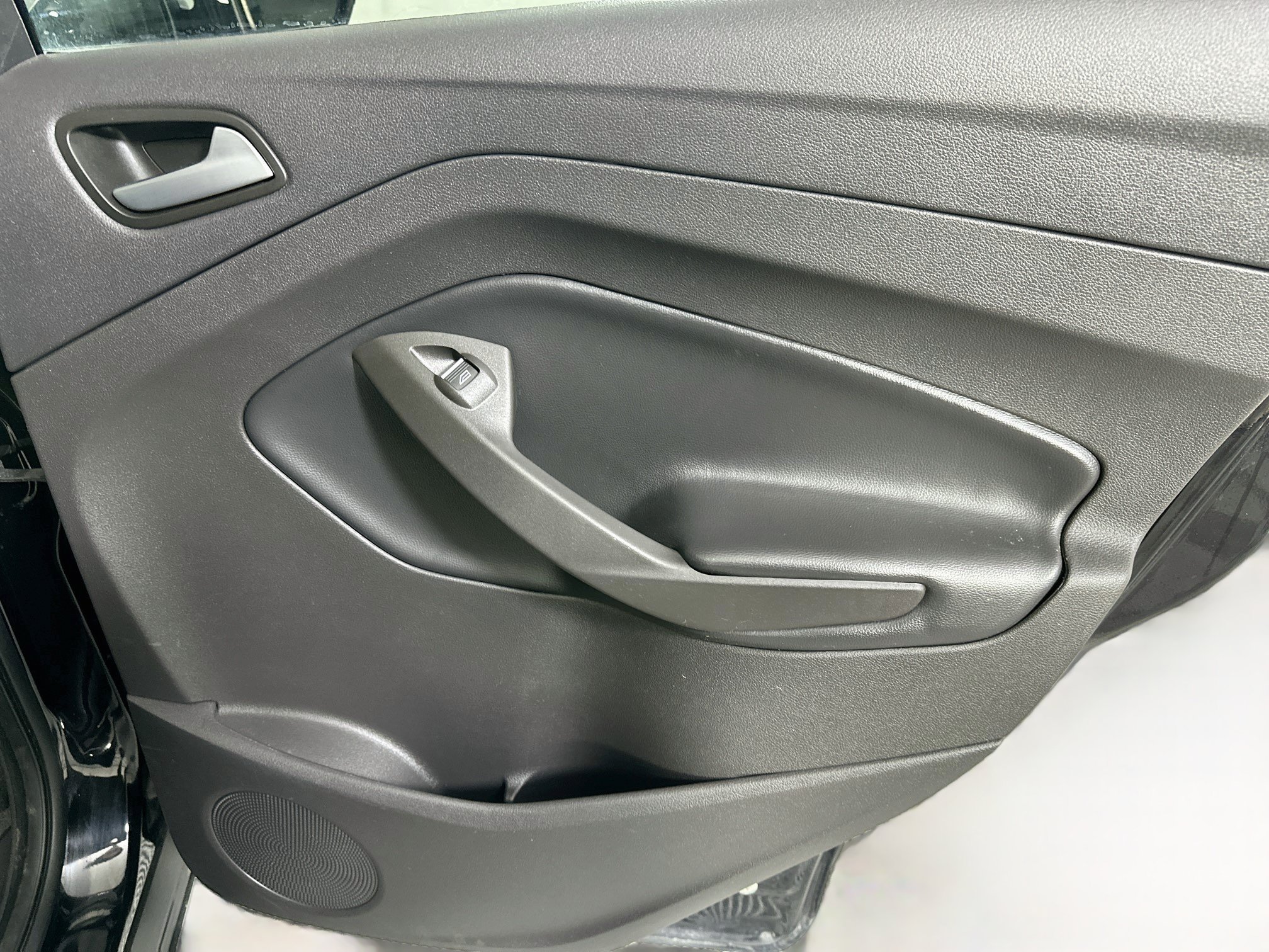 Used 2019 Ford Escape SE FWD image 28