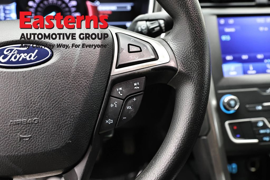 Used 2020 Ford Fusion SE FWD image 16