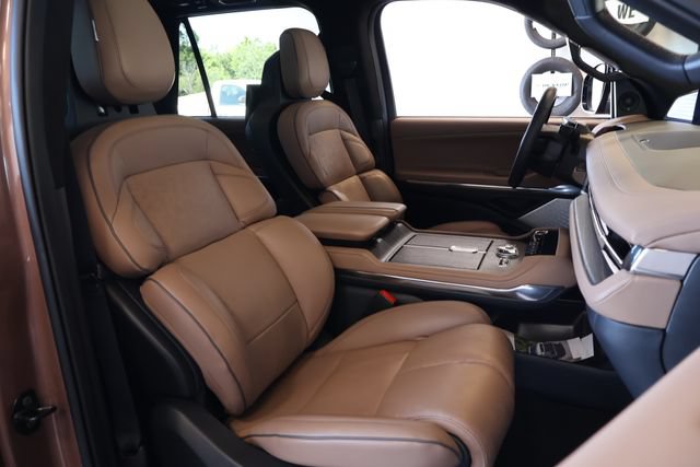 Used 2025 Lincoln Navigator Black Label AWD/4WD image 23