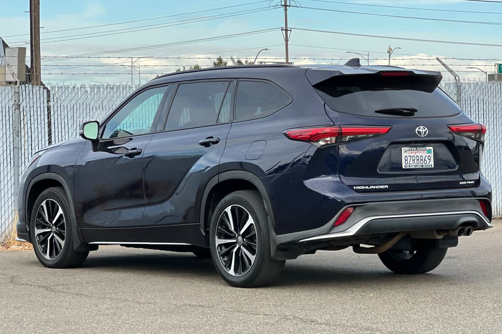 Used 2022 Toyota Highlander XSE AWD/4WD image 5