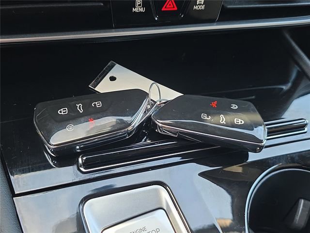 Used 2025 Volkswagen Atlas Cross Sport SE w/ Panoramic Sunroof Package image 25