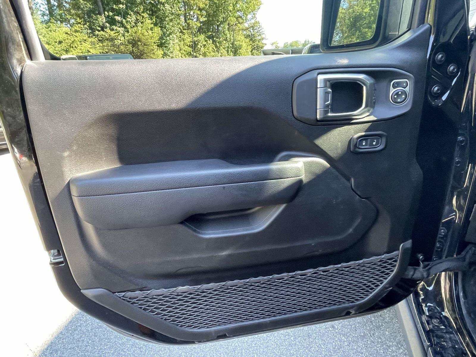 Used 2025 Jeep Wrangler Unlimited Sport AWD/4WD image 17