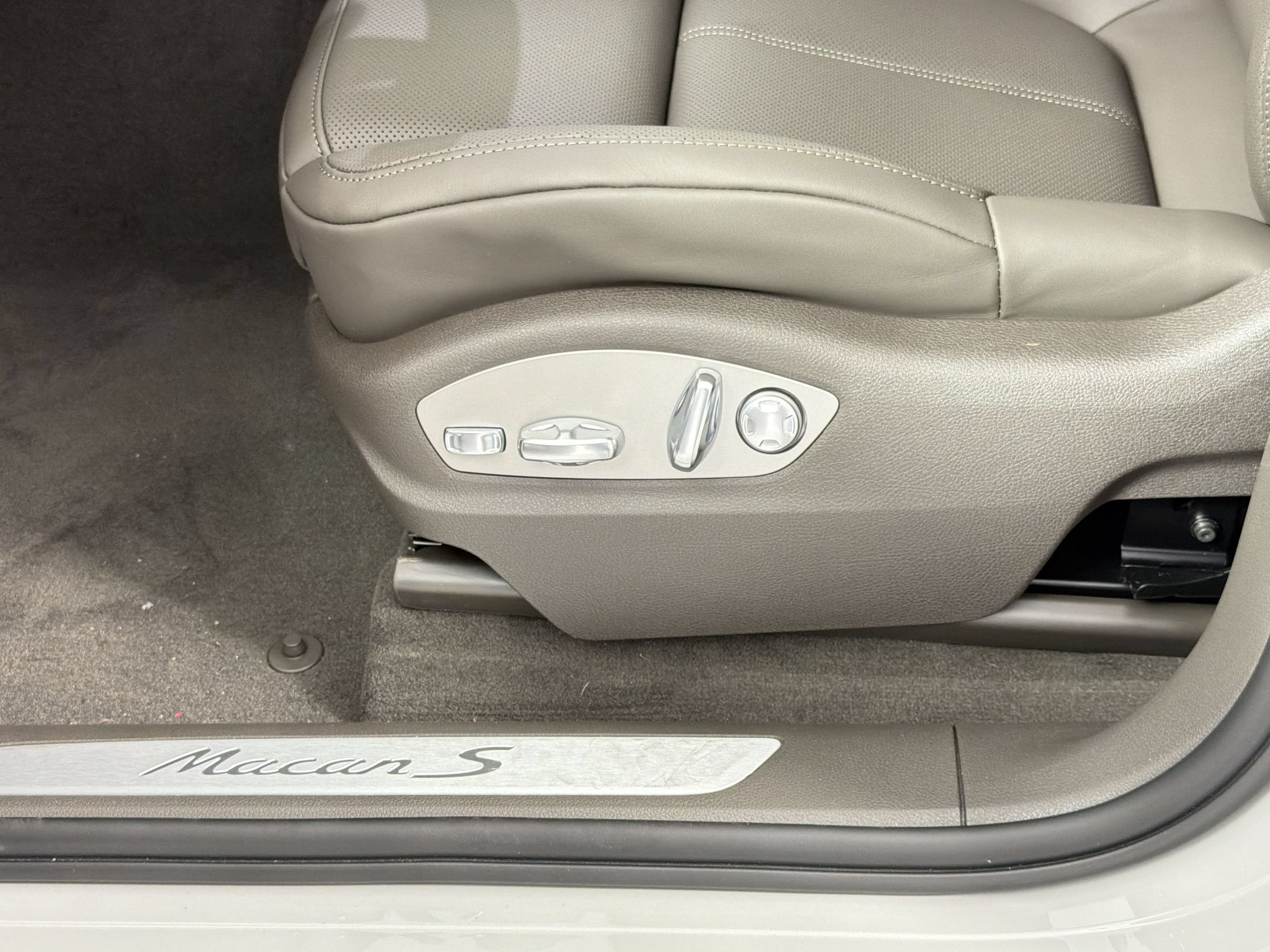New 2026 Porsche Macan S AWD/4WD image 27