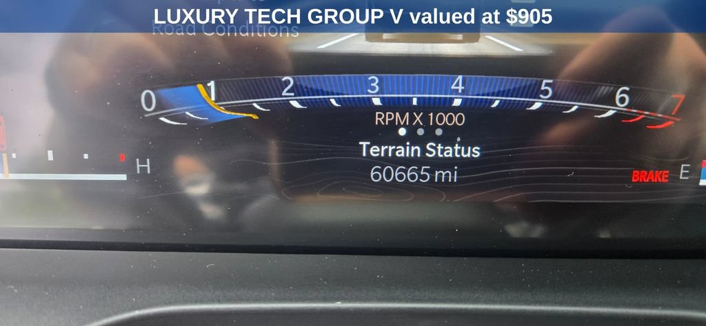 Used 2023 Jeep Grand Cherokee L Summit w/ Luxury Tech Group V AWD/4WD image 3