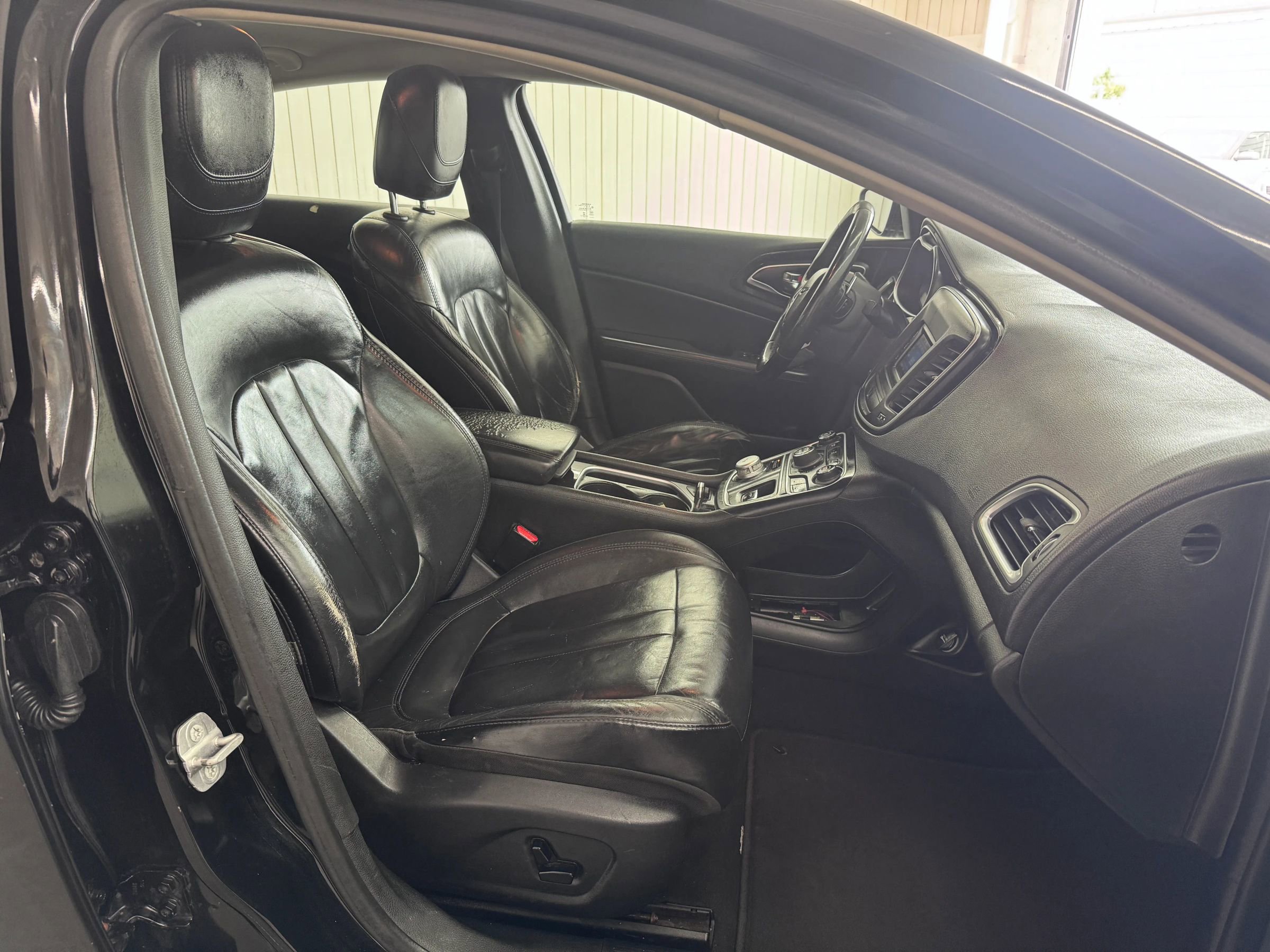 Used 2015 Chrysler 200 C image 10