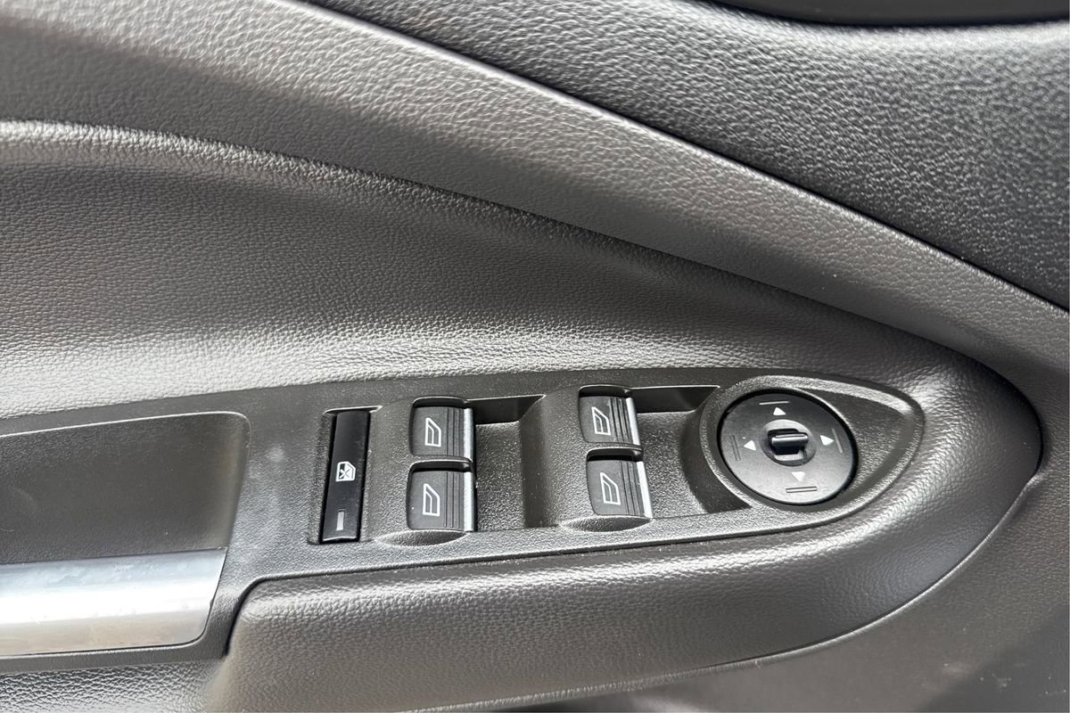 Used 2016 Ford C-MAX Energi SEL w/ Equipment Group 302A image 32