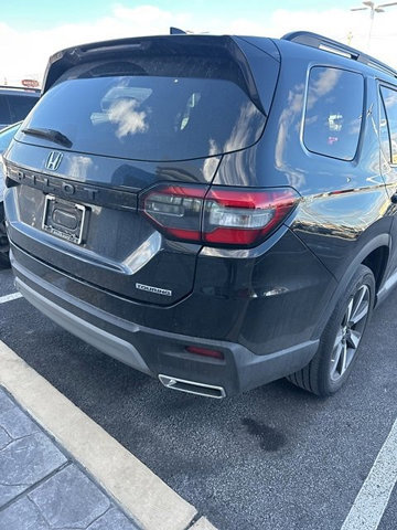 Used 2023 Honda Pilot Touring image 6