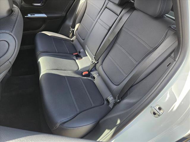 Used 2026 Mercedes-Benz GLC 300 image 17
