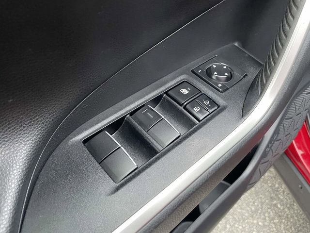 Used 2019 Toyota RAV4 Limited image 19