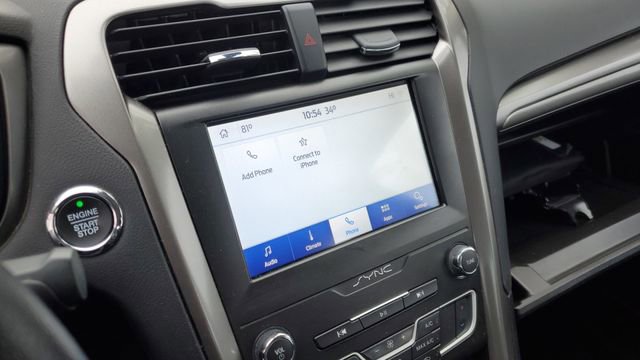 Used 2020 Ford Fusion SE image 15