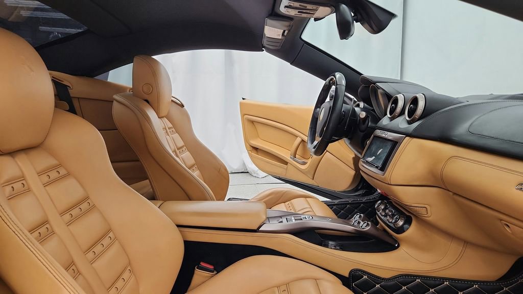 Used 2012 Ferrari California RWD image 24
