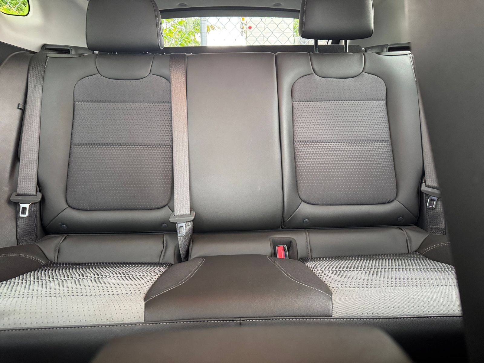 Used 2025 Chevrolet Trax LT w/ LT Convenience Package FWD image 37