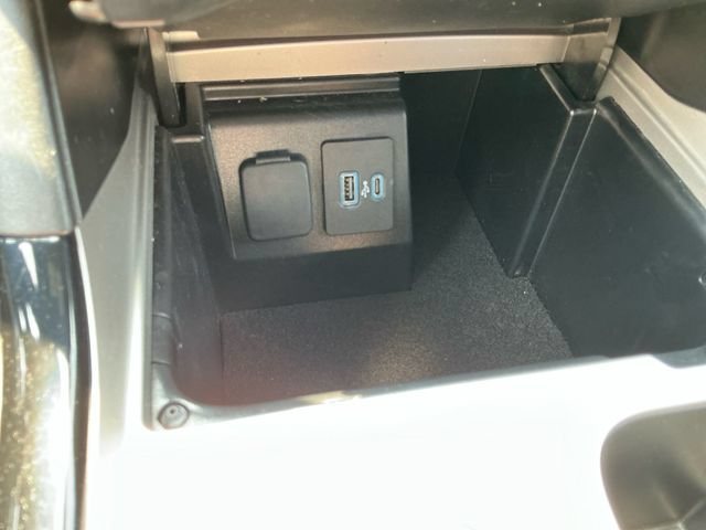Used 2023 Ford Explorer ST-Line AWD/4WD image 24