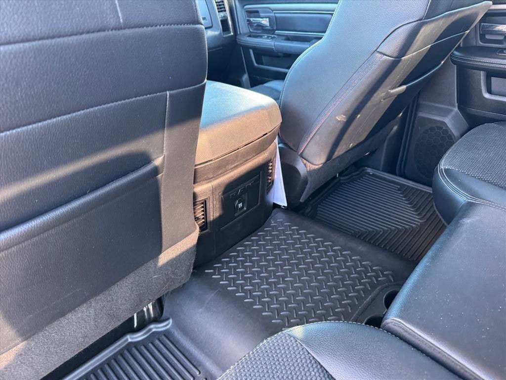 Used 2018 RAM 2500 Big Horn w/ Sport Appearance Group AWD/4WD image 16