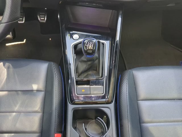 Used 2024 Volkswagen Golf R AWD/4WD image 21