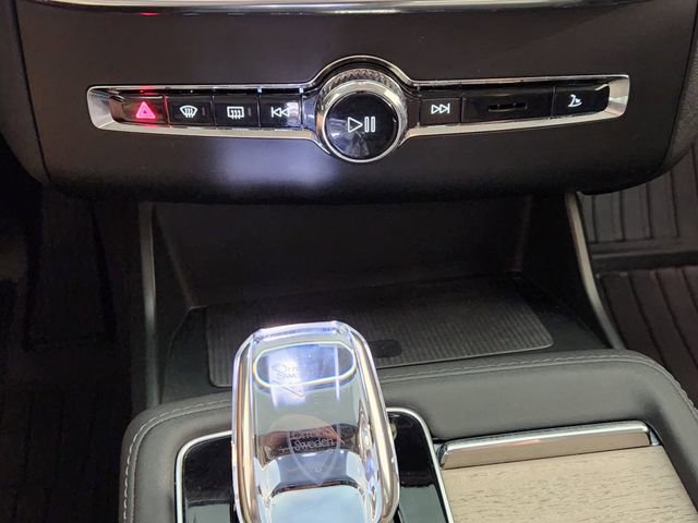 Used 2025 Volvo XC90 B5 Core w/ Protection Package image 19