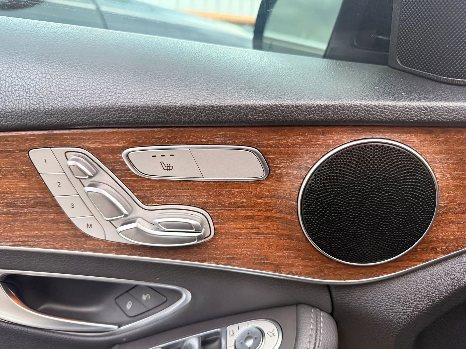 Used 2019 Mercedes-Benz C 300 Sedan w/ Premium Package image 9