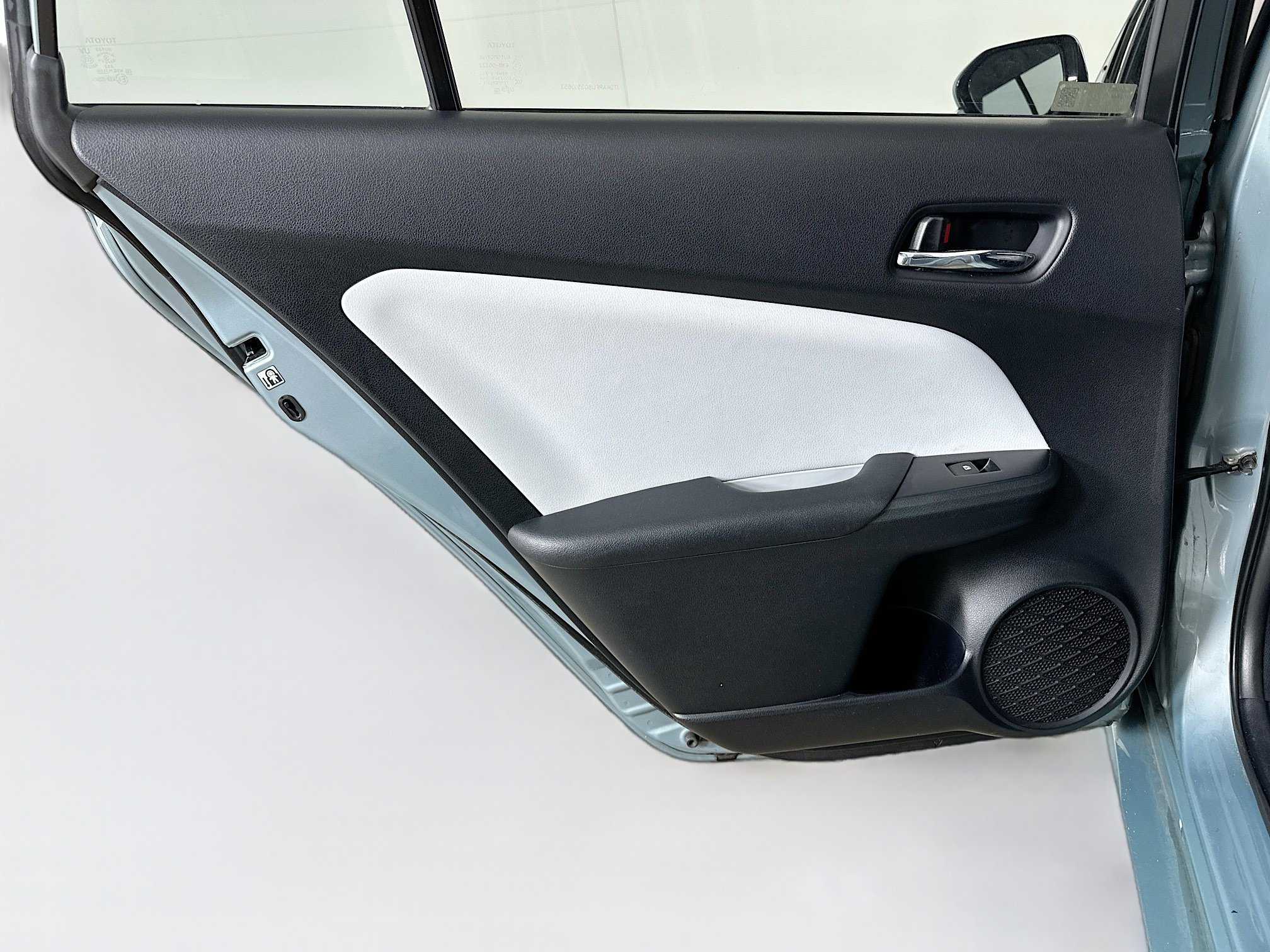 Used 2016 Toyota Prius Two image 25