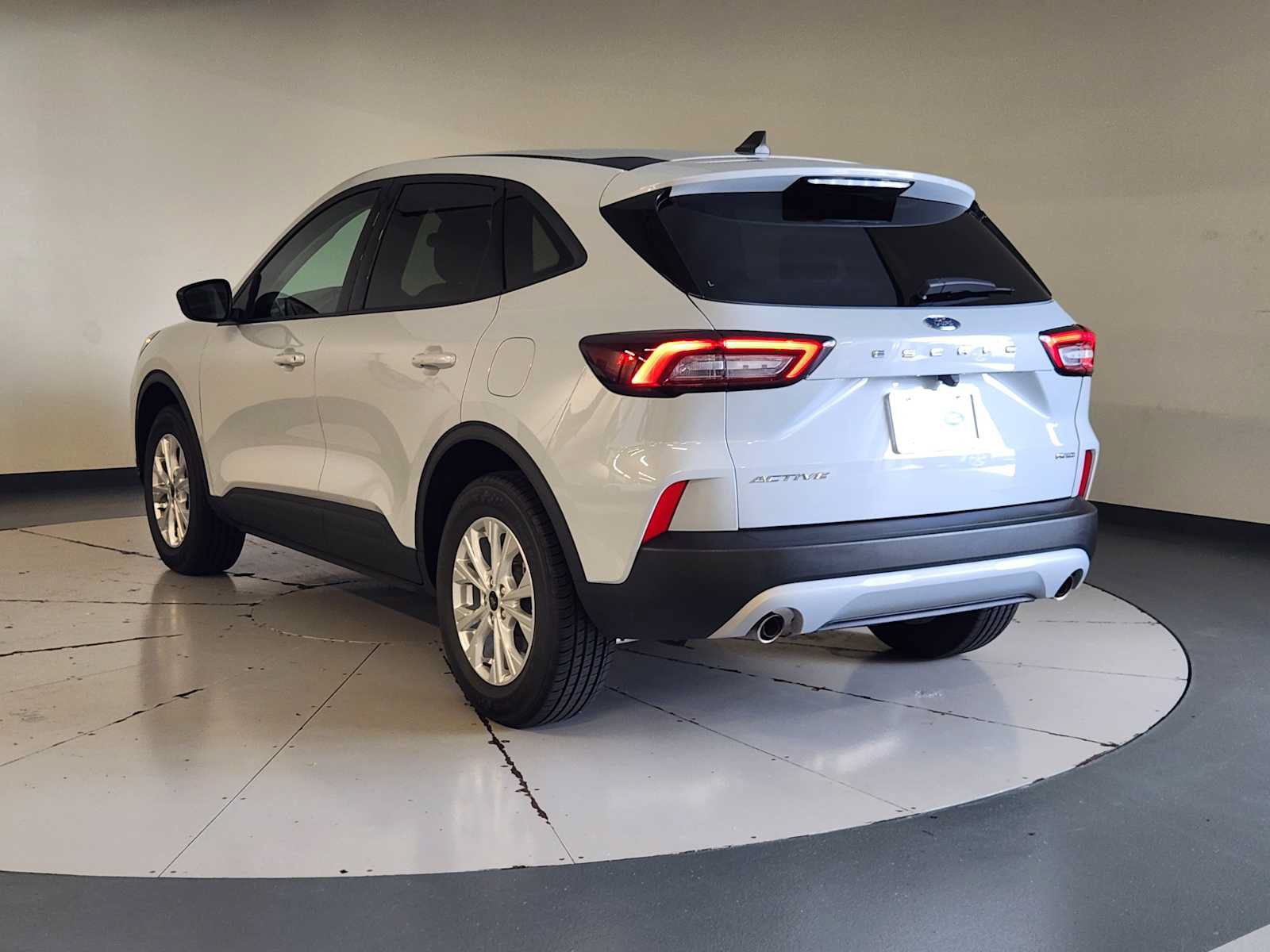 Used 2025 Ford Escape Active AWD/4WD image 6