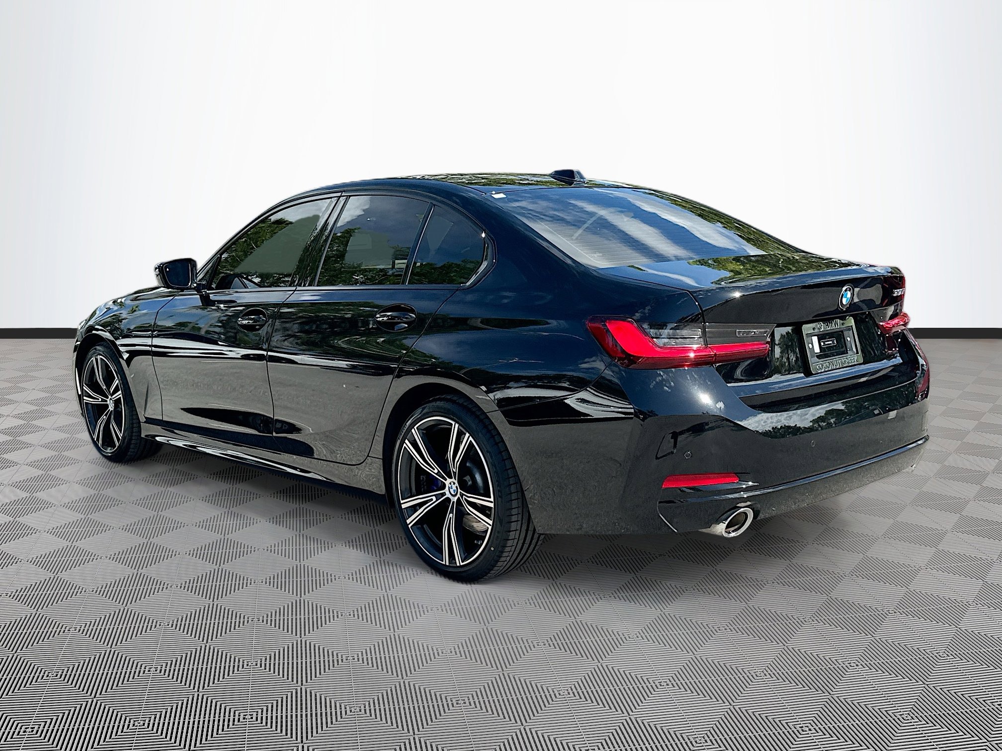 Certified 2024 BMW 330i Sedan w/ Convenience Package image 5