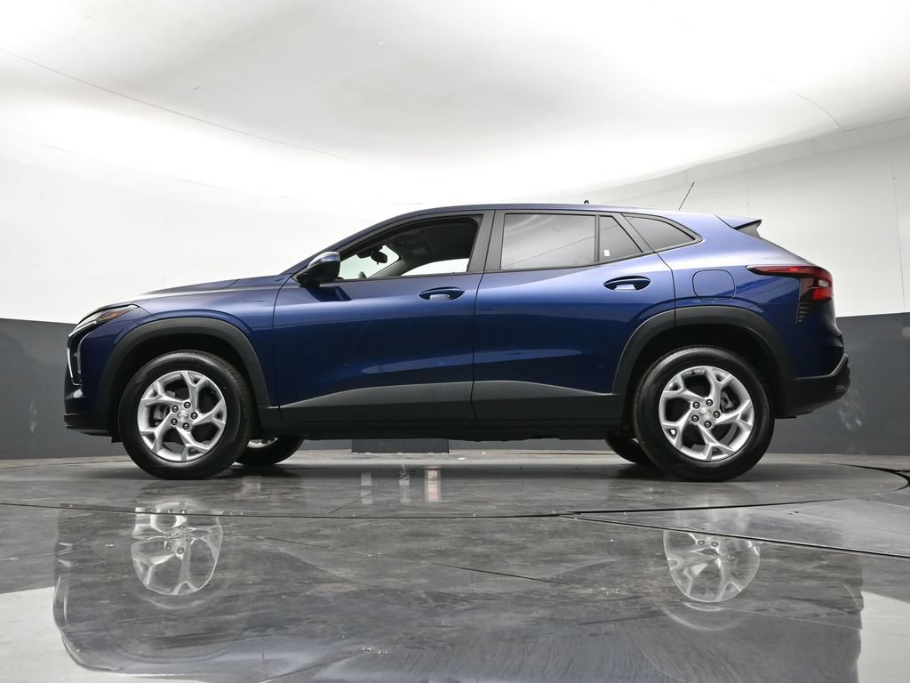 Certified 2024 Chevrolet Trax LS w/ LS Convenience Package FWD image 25