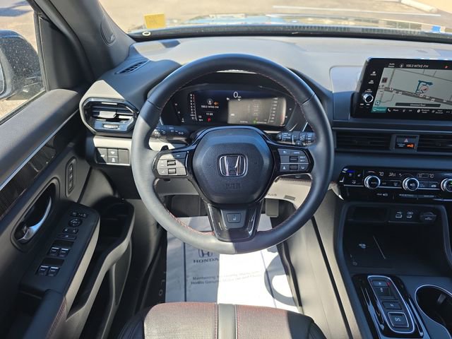 Certified 2025 Honda Pilot Black Edition image 13