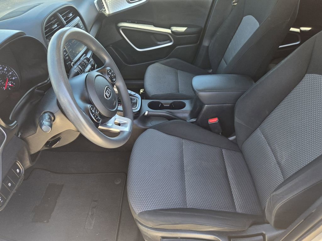 Used 2021 Kia Soul LX image 11