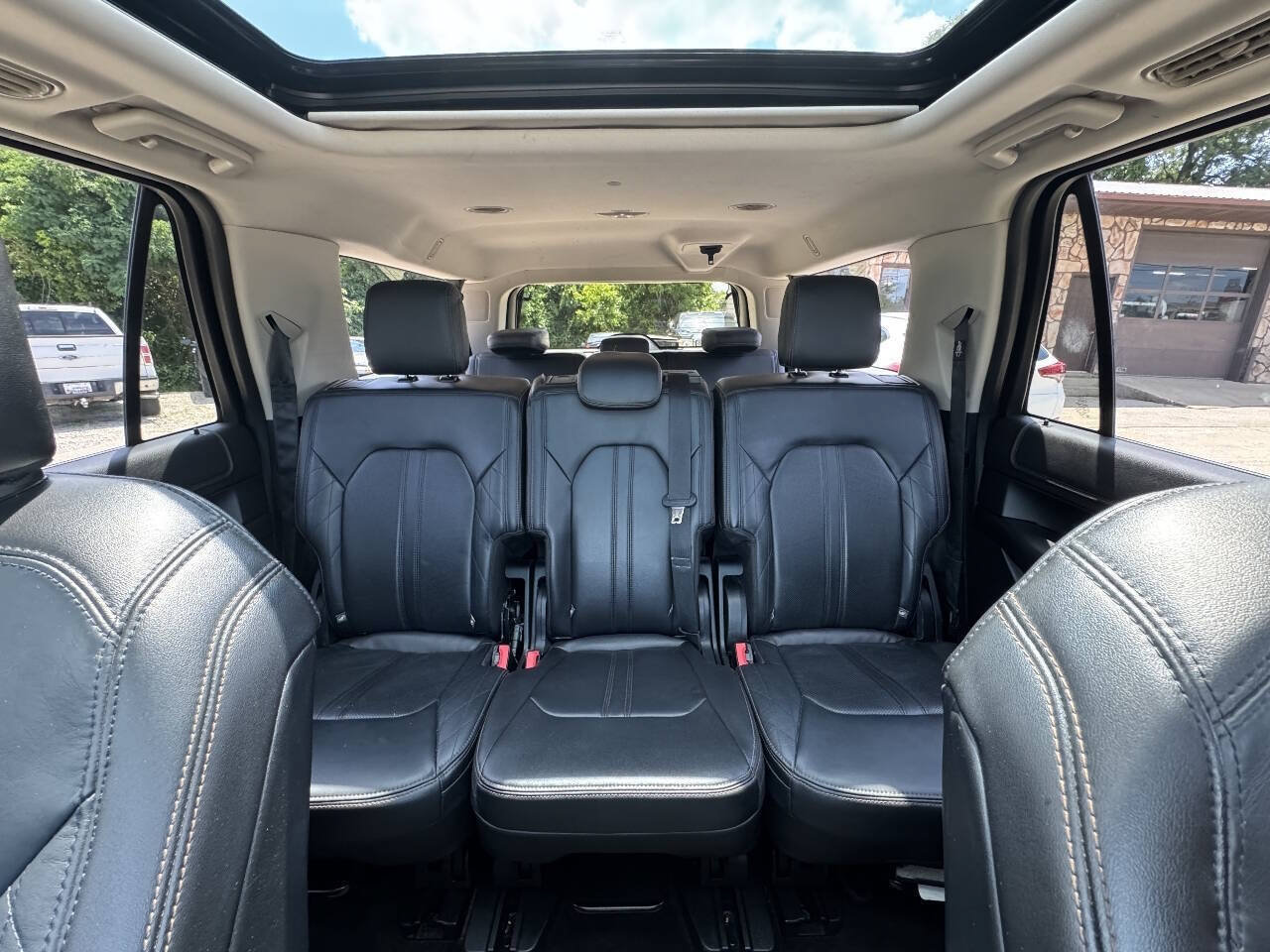 Used 2018 Ford Expedition Max Platinum AWD/4WD image 32