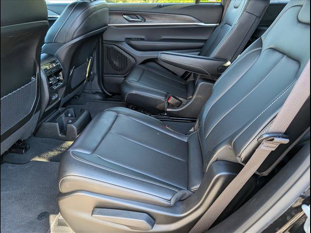 Used 2025 Jeep Grand Cherokee L Limited w/ Luxury Tech Group II image 14