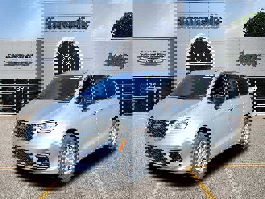 New 2026 Chrysler Pacifica Select