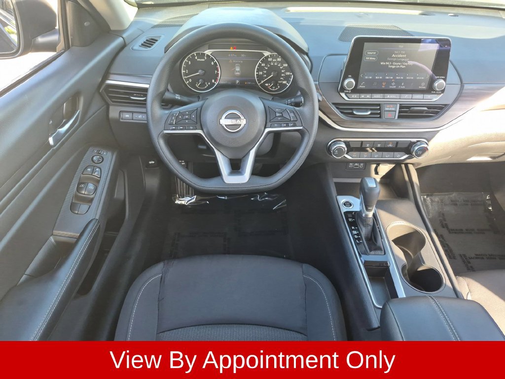 Used 2025 Nissan Altima 2.5 SV FWD image 23