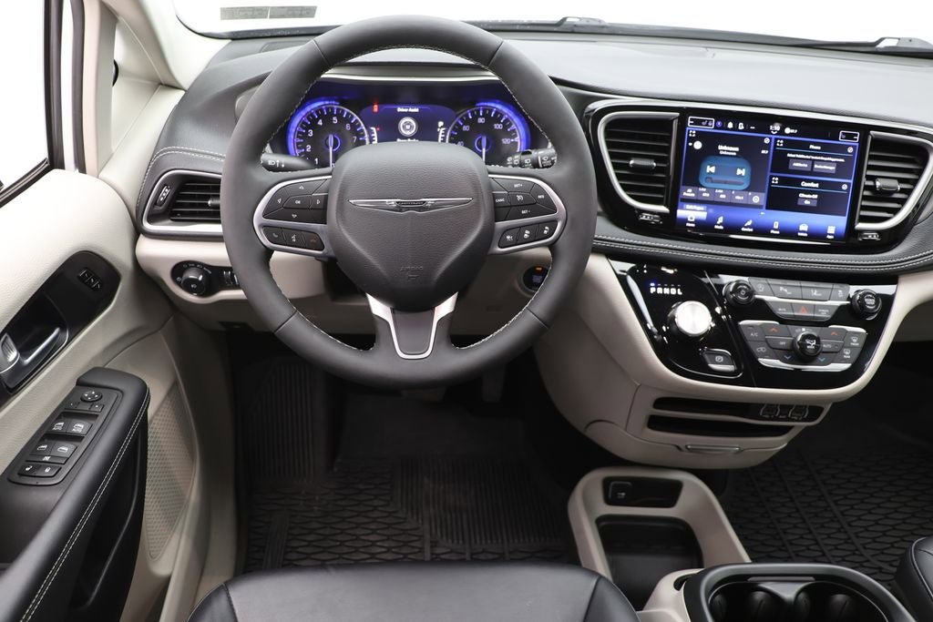 Used 2024 Chrysler Pacifica Touring-L w/ Road Tripper Package image 14